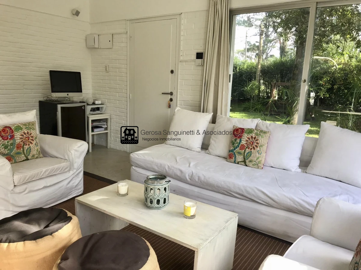 Casa ID.1555 - Muy linda casa en la Mansa con piscina y barbacoa