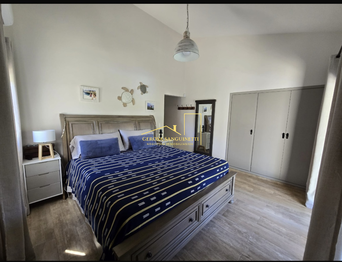 Casa ID.3187 - Casa de 4 dormitorios en Punta del Este en alquiler 