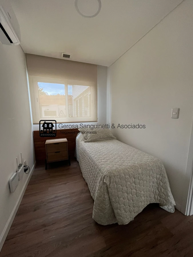 Casa ID.3335 - Casa de 4 dormitorios en alquiler en Punta Ballena