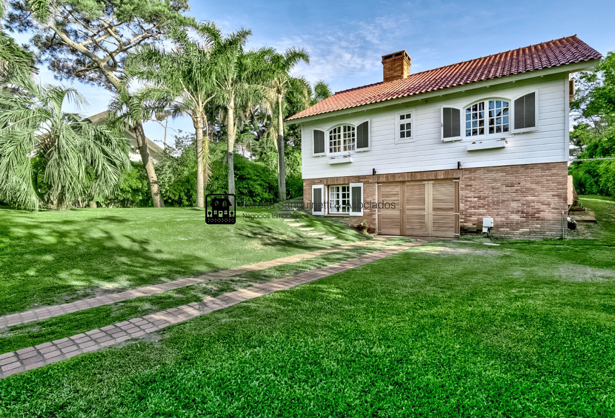 Casa ID.1332 - Muy linda casa en Pinares a metros del mar