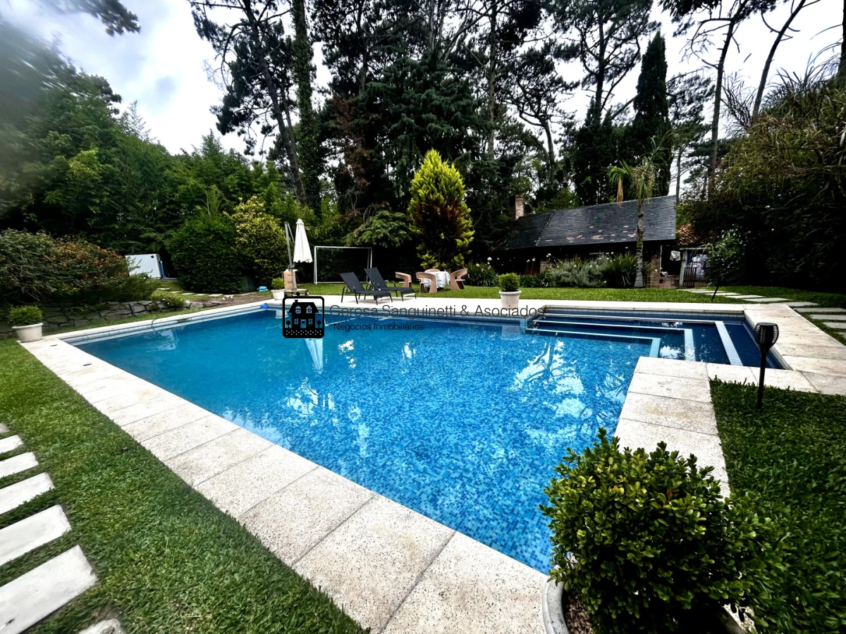 Casa ID.3198 - Casa de 6 dormitorios en San Rafael en alquiler