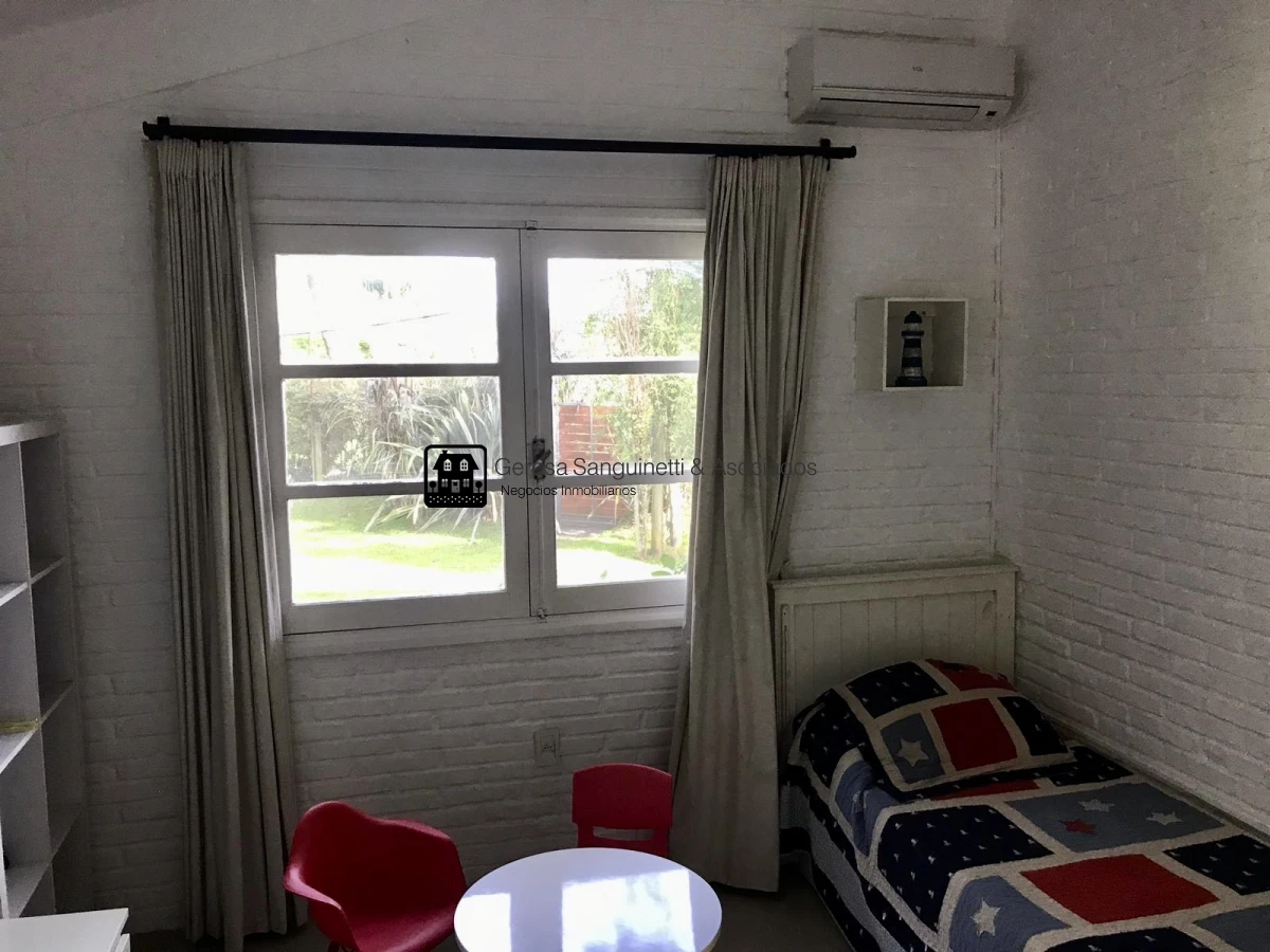 Casa ID.1555 - Muy linda casa en la Mansa con piscina y barbacoa