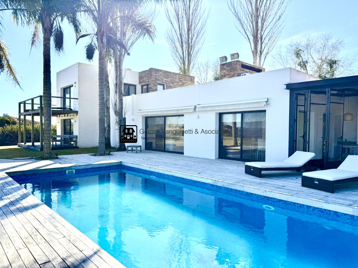 Casa ID.3123 - Espectacular casa en El Quijote