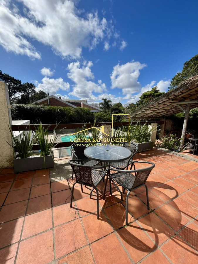 Muy linda casa en la mansa en alquiler temporario  - GST3164C