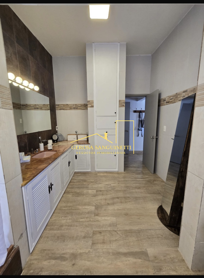 Casa ID.3187 - Casa de 4 dormitorios en Punta del Este en alquiler 