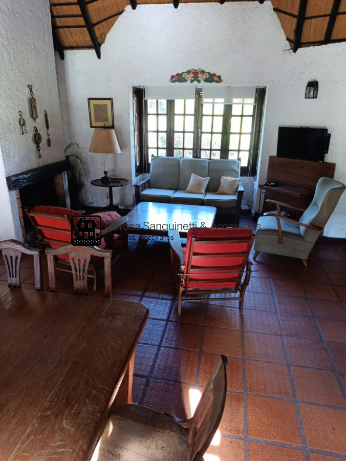 Casa ID.798 - Casa de 4 dormitorios en alquiler en Pinares Punta del Este 