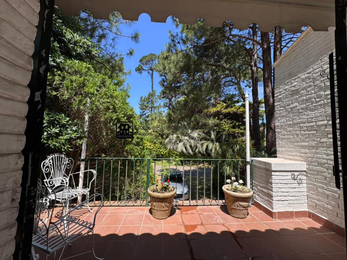 Casa ID.3310 - Casa de 4 dormitorios en alquiler en San Rafael 