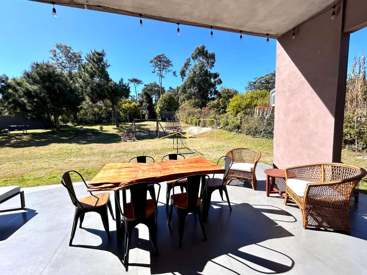 Casa ID.3220 - Confortable casa de 4 dormitorios en Punta del Este en alquiler