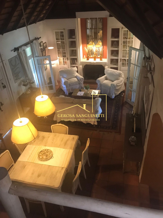 Casa ID.3399 - Casa en Pinares de 4 dormitorios en venta
