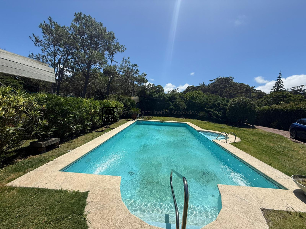 Casa ID.3346 - Espectacular casa de 3 dormitorios en alquiler en Solanas