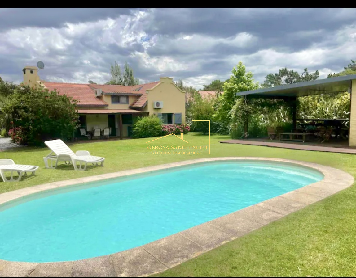 Muy linda y cómoda casa en La Barra  - GST2634C