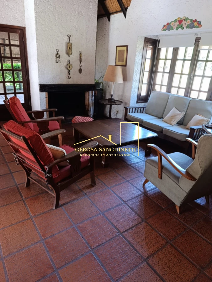 Casa ID.798 - Casa de 4 dormitorios en alquiler en Punta del Este 