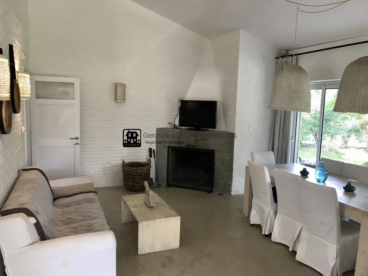 Casa ID.1555 - Muy linda casa en la Mansa con piscina y barbacoa