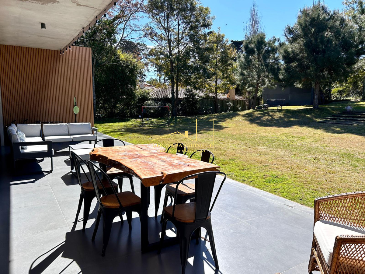 Casa ID.3220 - Confortable casa de 4 dormitorios en Punta del Este en alquiler