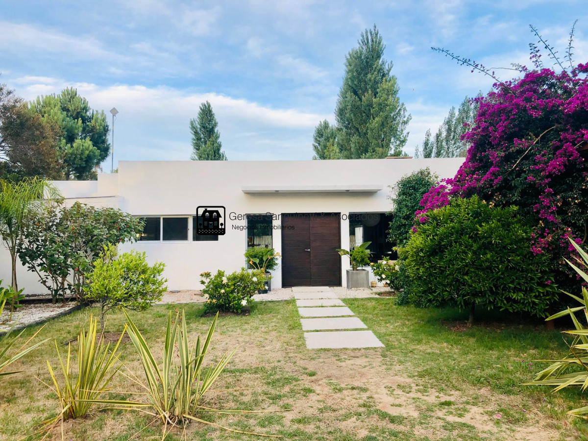 Casa ID.1615 - Casa impecable en barrio privado