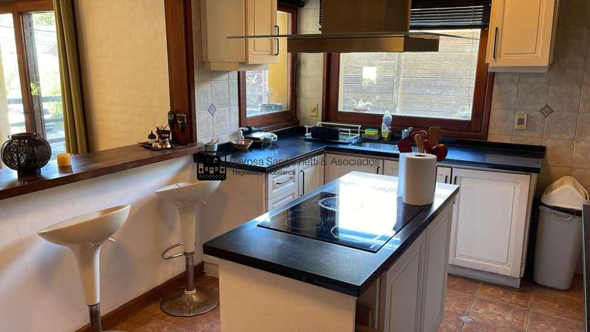 Casa ID.3345 - casa muy comoda en venta en Jardines de Cordoba con 4 dormitorios