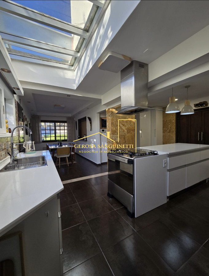 Casa ID.3187 - Casa de 4 dormitorios en Punta del Este en alquiler 