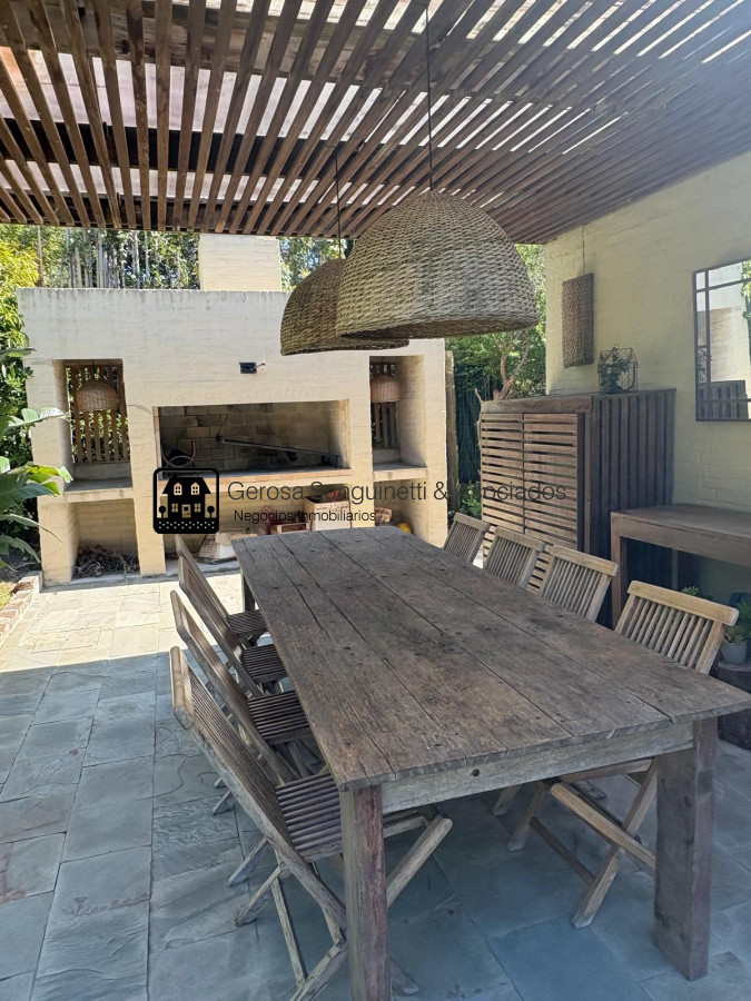 Casa ID.3217 - Muy linda casa de 4 dormitorios en Punta del Este en alquiler 