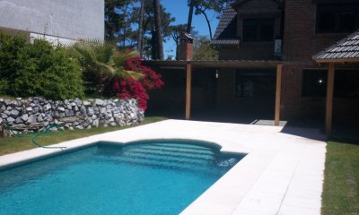 Muy linda casa en la mansa, muy buena ubicación