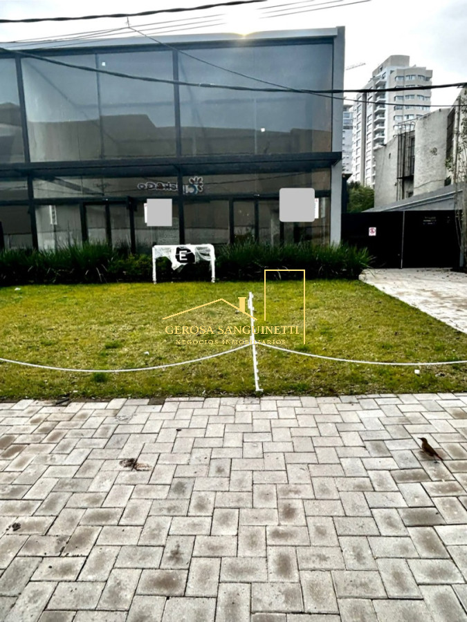 Local Comercial ID.3619 - Excelente local frente al Shooping