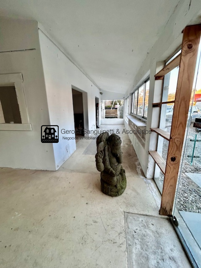 Local Comercial ID.2600 - Sobre la ruta - Excelente local en La Barra en alquiler anual