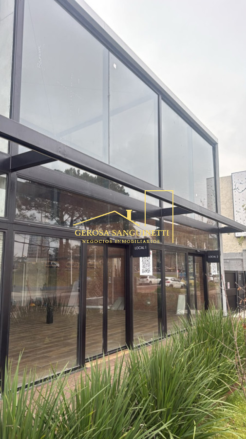 Local Comercial ID.3619 - Excelente local frente al Shooping