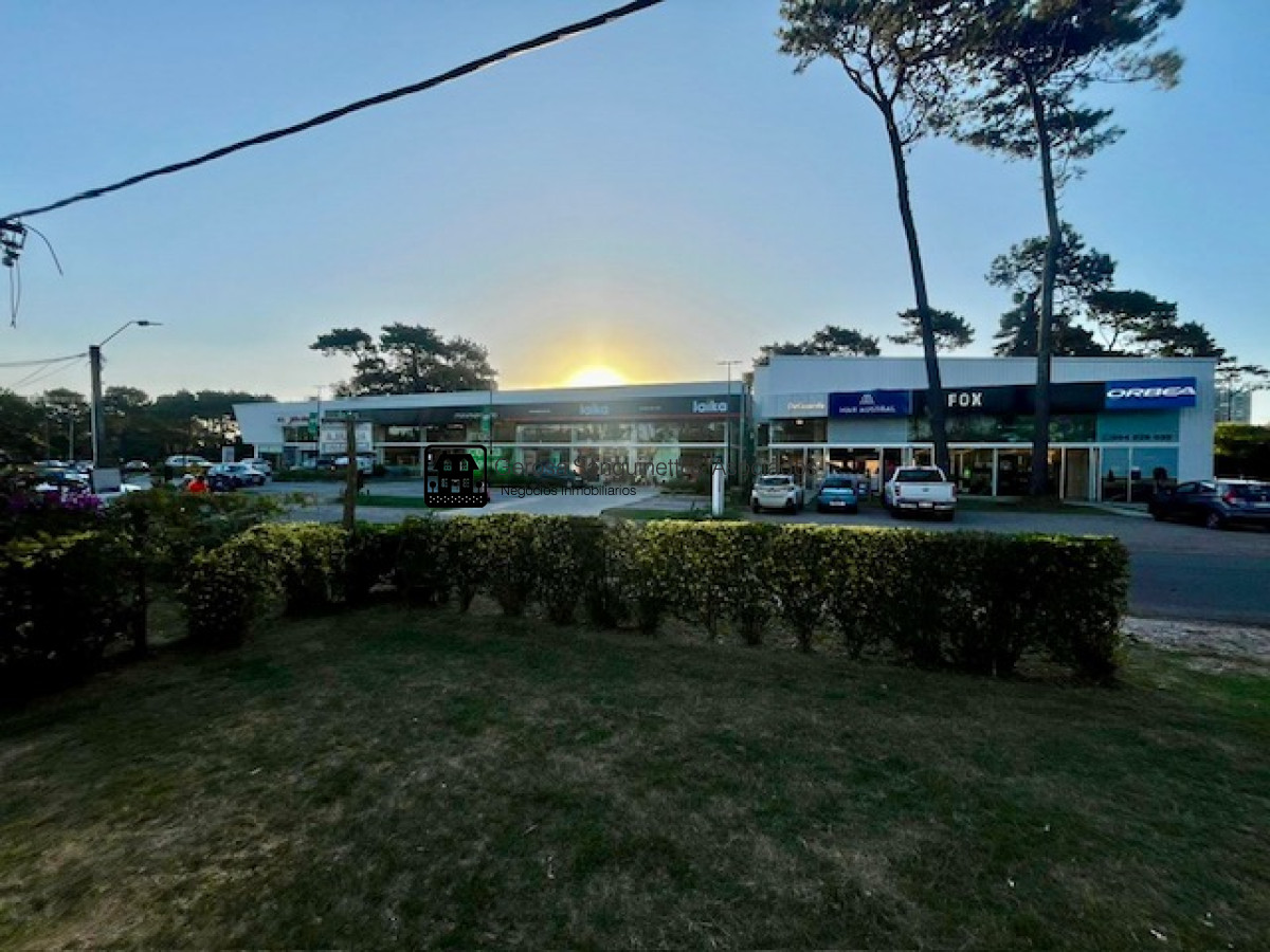 Local Comercial ID.2512 - Local en excelente ubicación- ALQUILER  _ VENTA