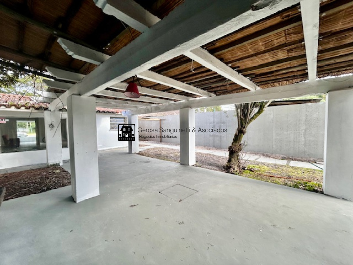 Local Comercial ID.2600 - Sobre la ruta - Excelente local en La Barra en alquiler anual