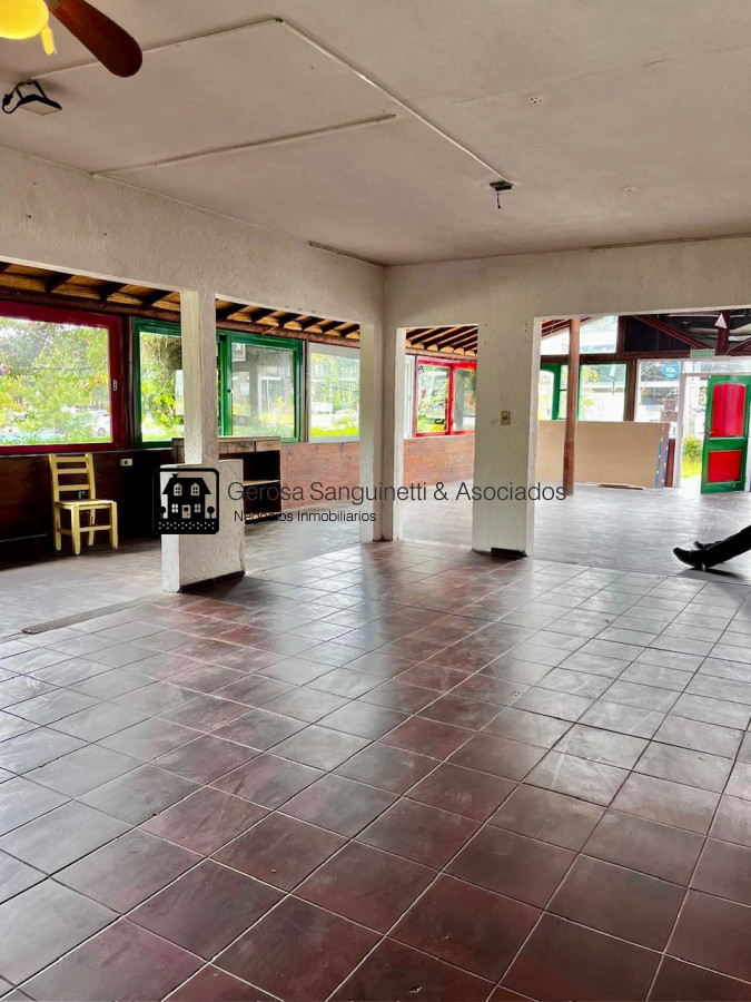Local Comercial ID.2512 - Local en excelente ubicación- ALQUILER  _ VENTA