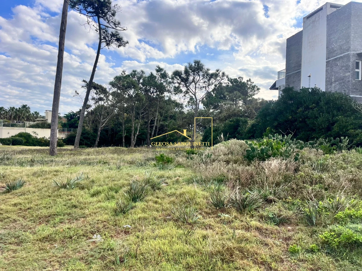 Terreno ID.2530 - Oportunidad en venta de terreno en playa mansa parada 35 