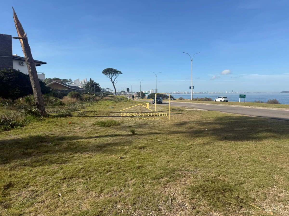 Terreno ID.2530 - Oportunidad en venta de terreno en playa mansa parada 35 