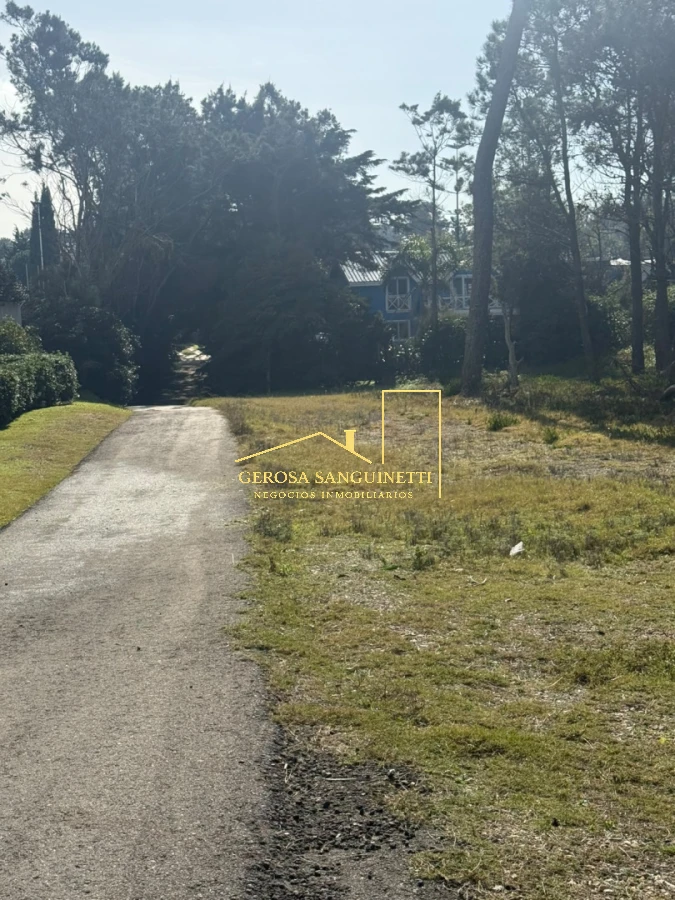 Terreno ID.2530 - Oportunidad en venta de terreno en playa mansa parada 35 