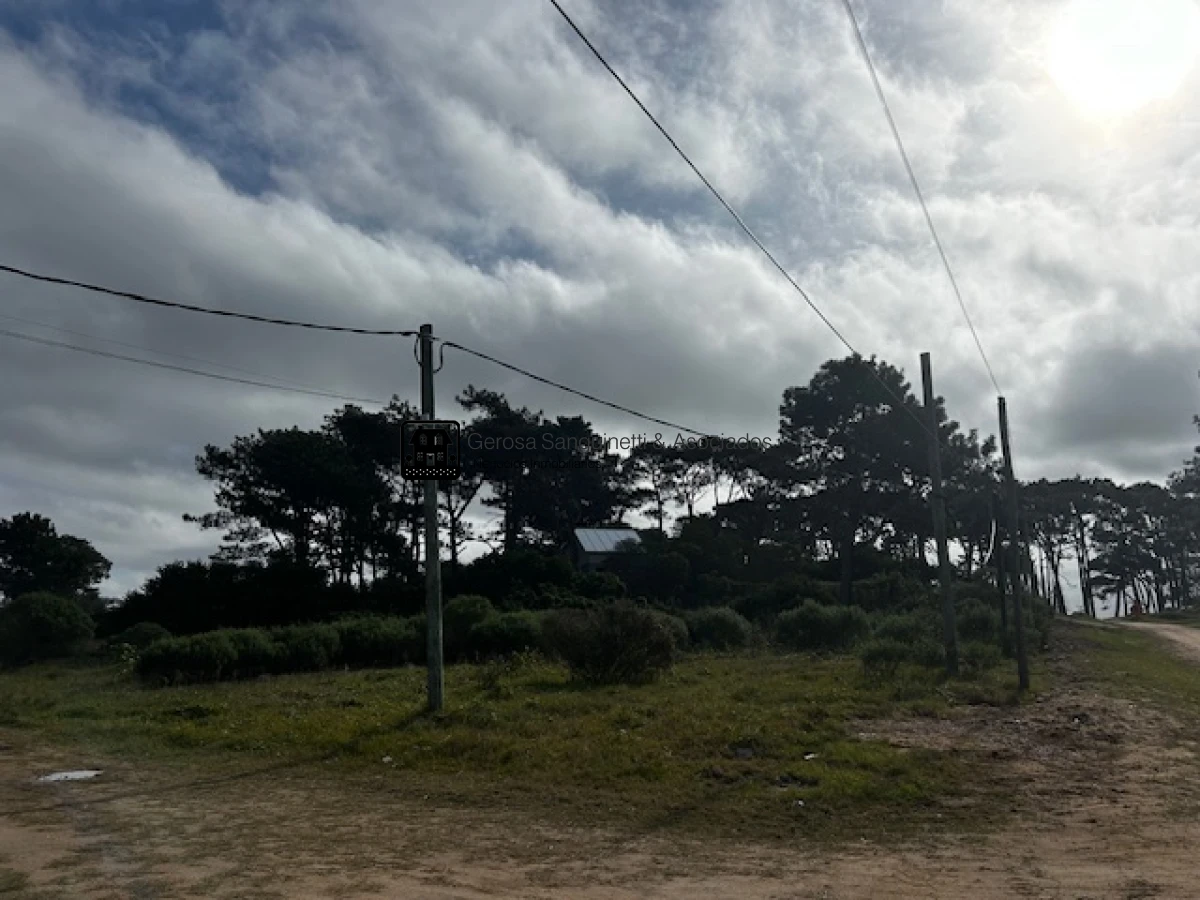Terreno ID.2601 - Excelente terreno con vista en Rincón del Indio