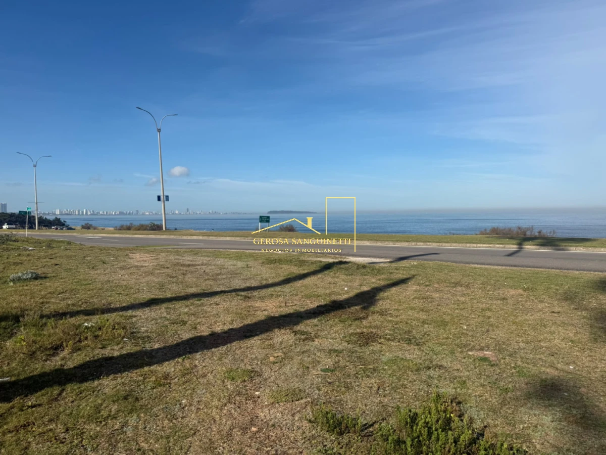 Terreno ID.2530 - Oportunidad en venta de terreno en playa mansa parada 35 