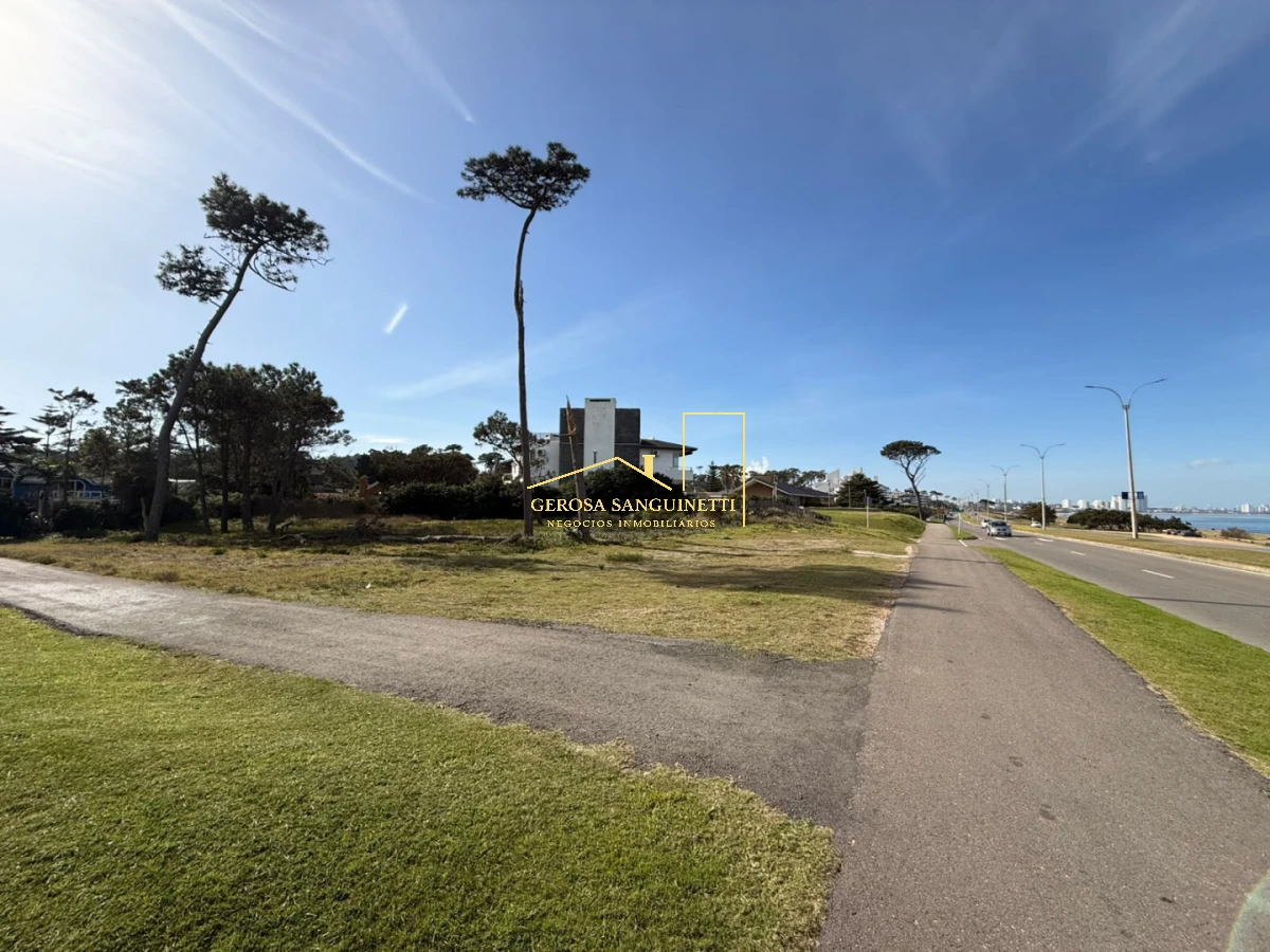 Terreno ID.2530 - Oportunidad en venta de terreno en playa mansa parada 35 