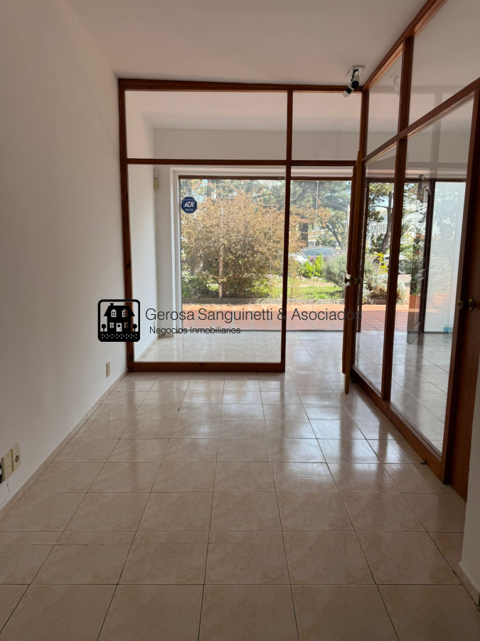 Oficina ID.3210 - Local oficina en alquiler en Punta del Este