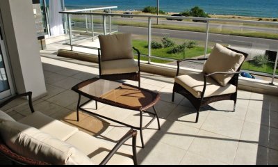 Apartamento en venta Playa Mansa 4 dormitorios