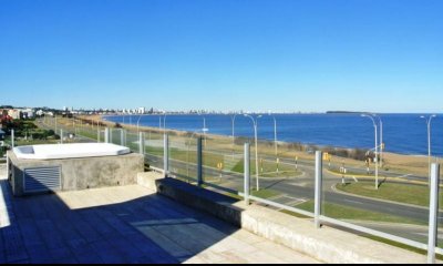 Apartamento en venta Playa Mansa 3 dormitorios