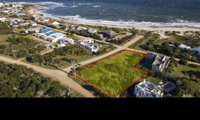 Terreno en venta Playa Mansa