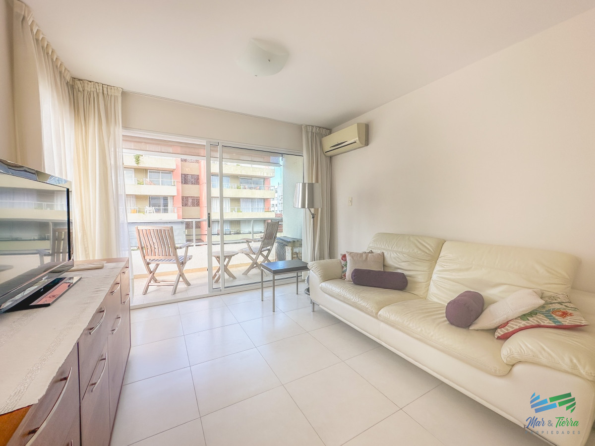 Apartamento ID.4655 - En venta Apartamento de 2 dormitorios en Península, Punta del Este