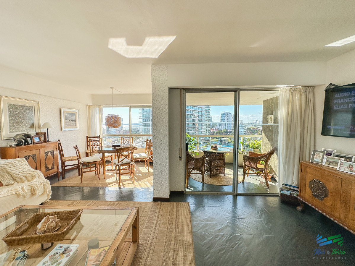 Apartamento ID.5492 - En venta apartamento 3 dormitorios en Brava, Punta del Este.