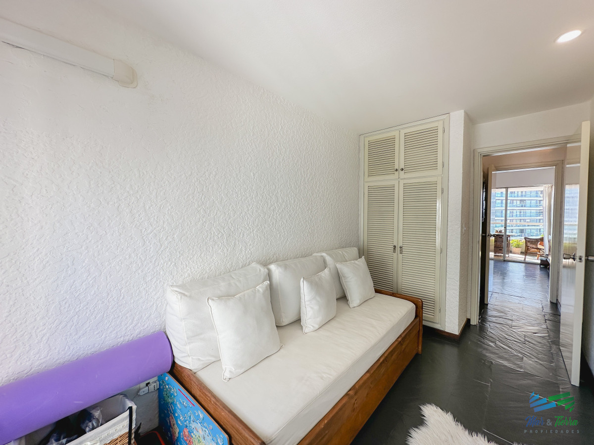 Apartamento ID.5492 - En venta apartamento 3 dormitorios en Brava, Punta del Este.