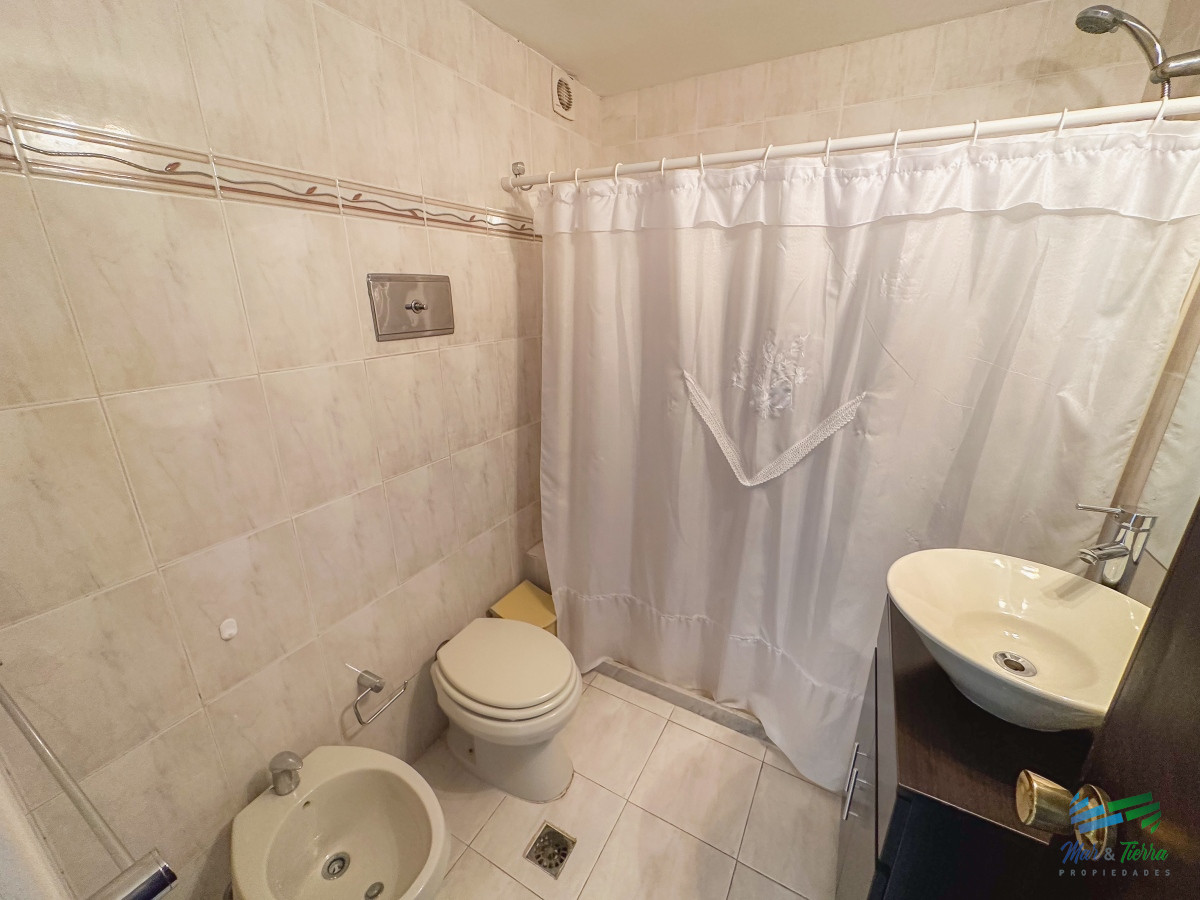 Apartamento ID.4691 - En venta apartamento 2 dormitorios, primera linea al mar en Peninsula, Punta del Este