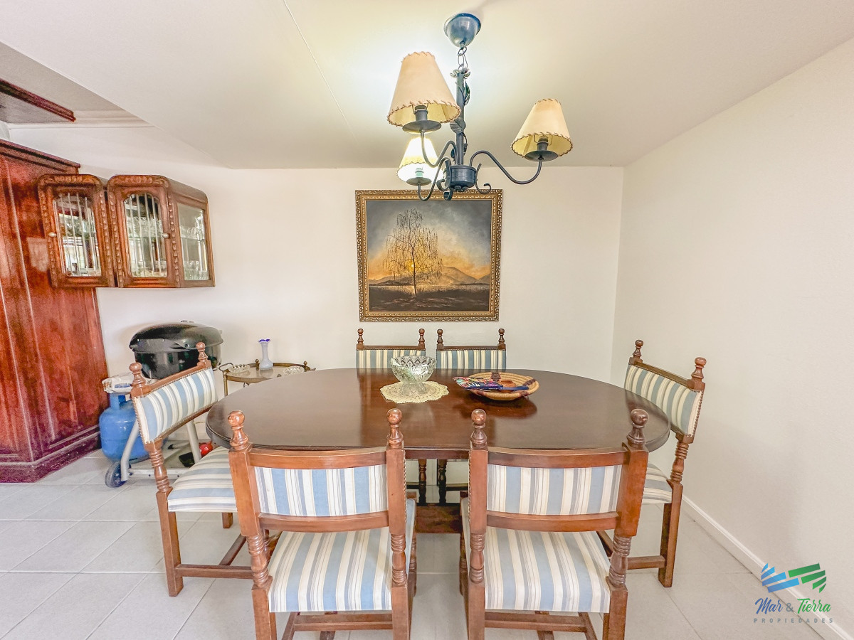 Apartamento ID.5490 - En venta apartamento de 3 dormitorios frente al mar en Pinares, Punta del Este