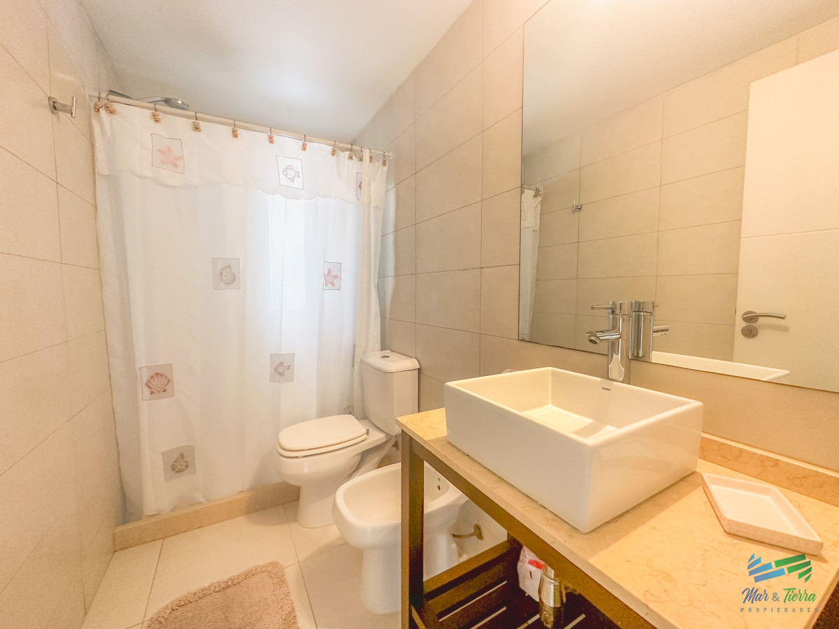 Apartamento ID.4655 - En venta Apartamento de 2 dormitorios en Península, Punta del Este