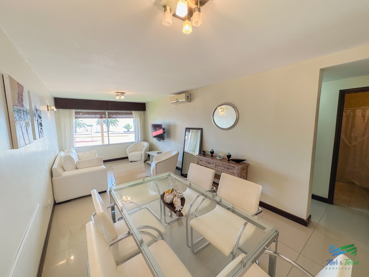 Apartamento ID.4691 - En venta apartamento 2 dormitorios, primera linea al mar en Peninsula, Punta del Este