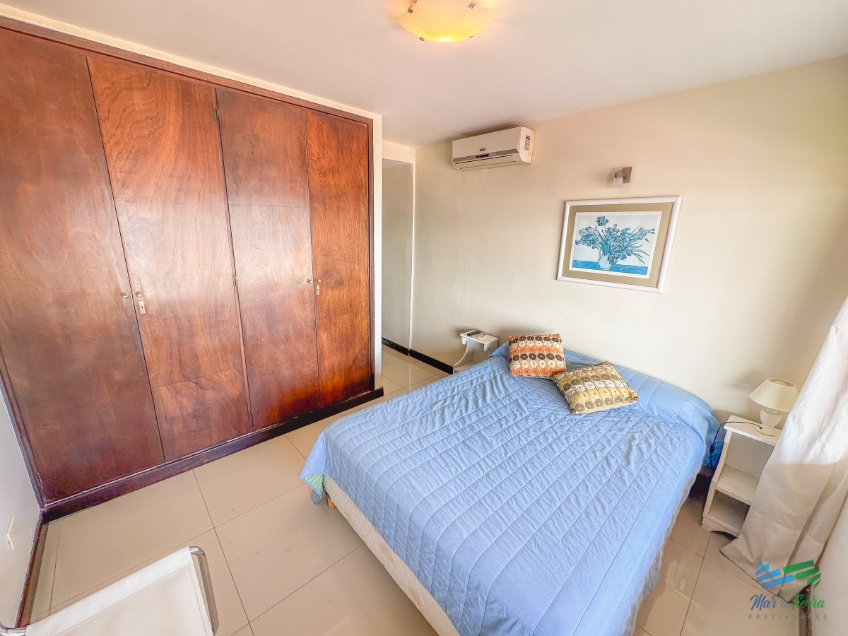 Apartamento ID.4691 - En venta apartamento 2 dormitorios, primera linea al mar en Peninsula, Punta del Este