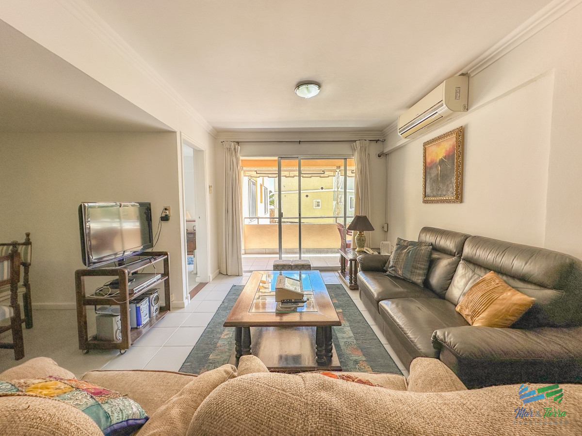 Apartamento ID.5490 - En venta apartamento de 3 dormitorios frente al mar en Pinares, Punta del Este