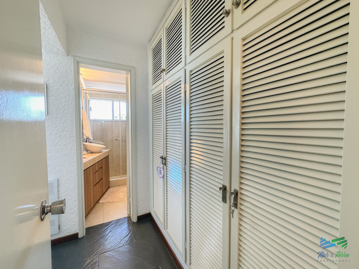 Apartamento ID.5492 - En venta apartamento 3 dormitorios en Brava, Punta del Este.