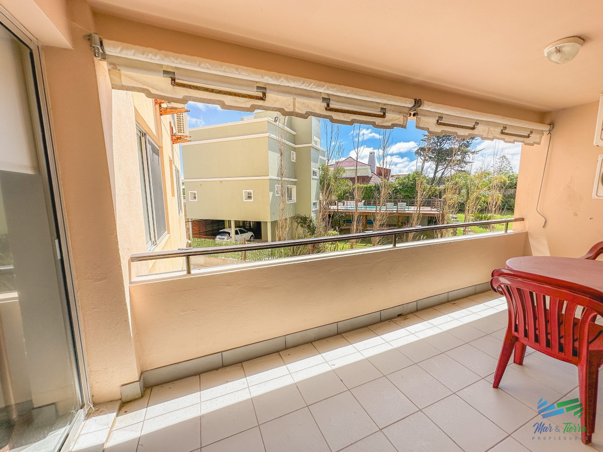 Apartamento ID.5490 - En venta apartamento de 3 dormitorios frente al mar en Pinares, Punta del Este